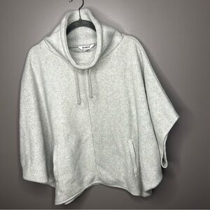 BB Dakota Light Gray Sweater Poncho Womens size L